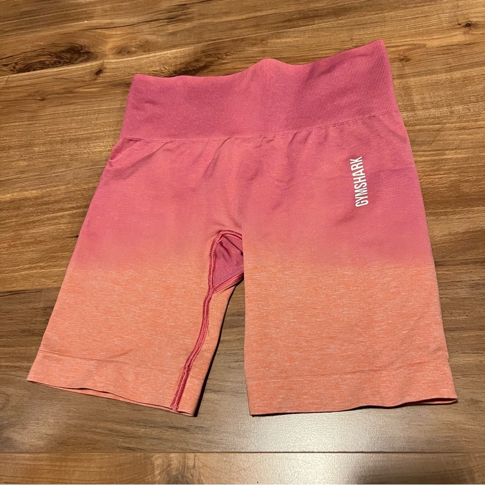 Gymshark Women’s ADAPT OMBRE SEAMLESS SHORTS, Pink, Small
